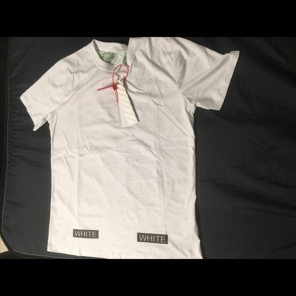 Off-White T-shirt: Accepting Offers